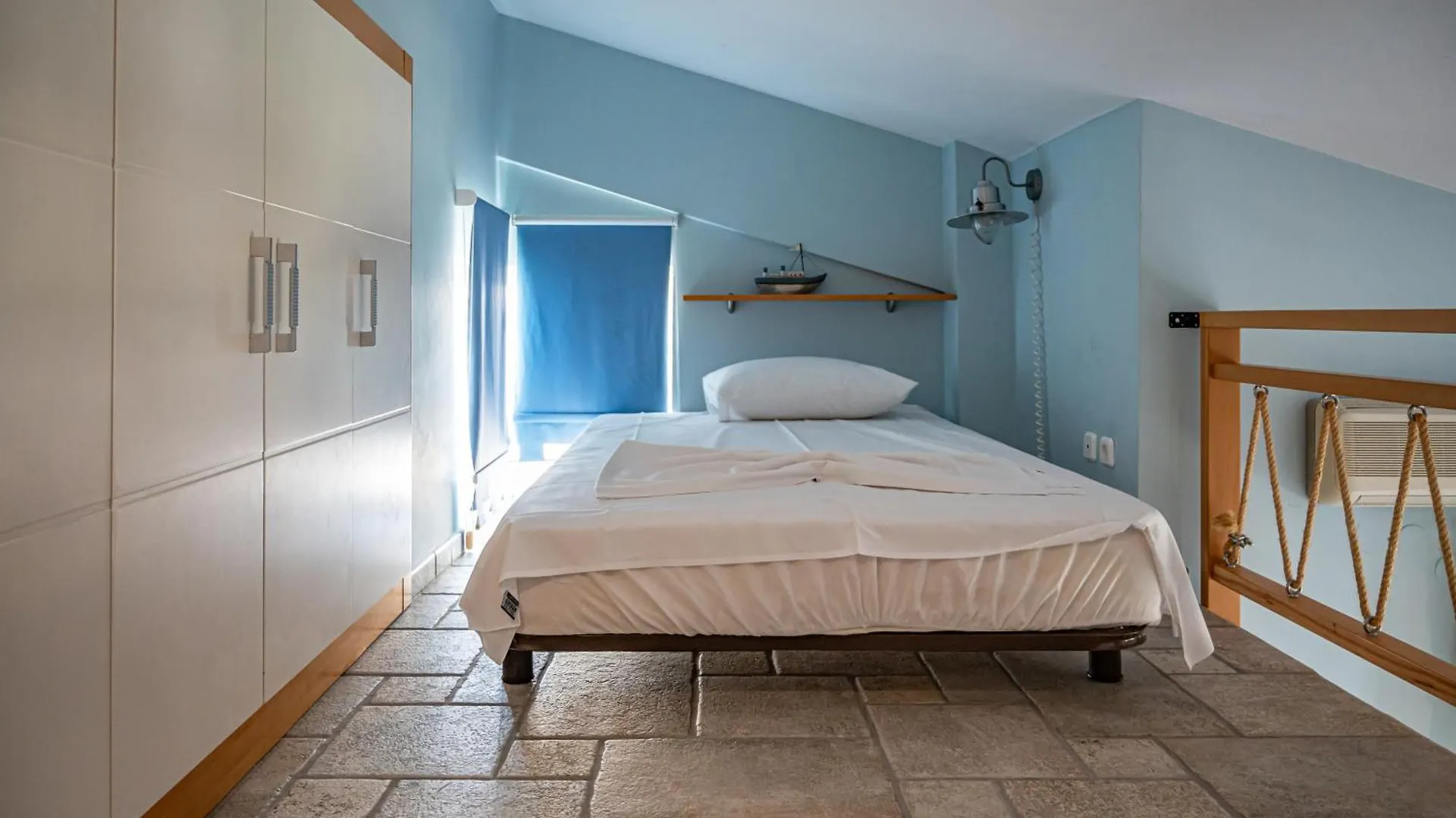Emily'S Luxury Suites Pefkochori