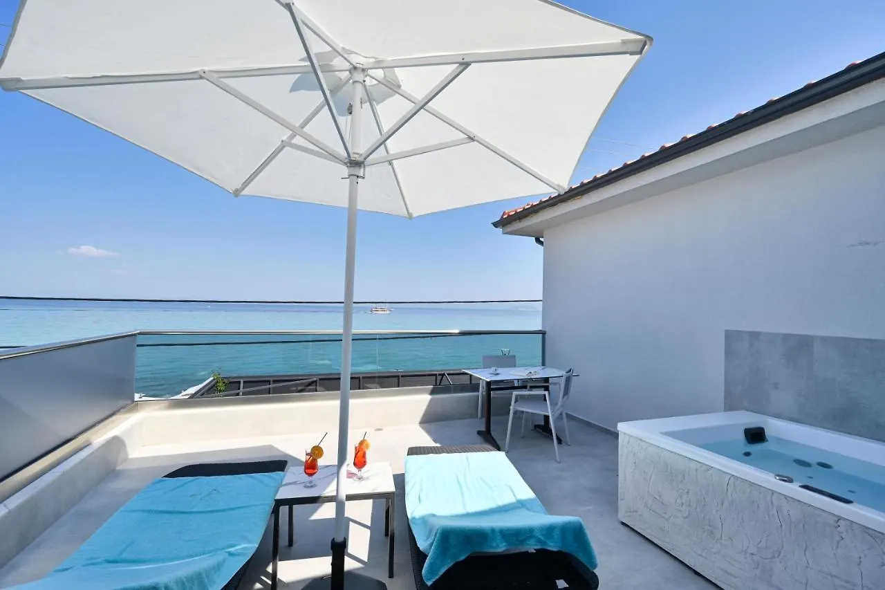 Emily'S Luxury Suites Pefkochori
