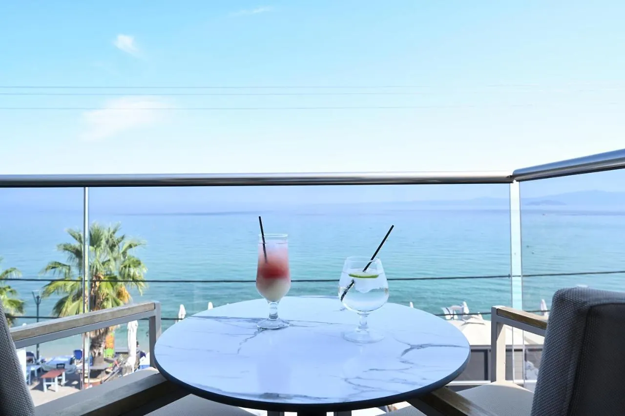 Emily'S Luxury Suites Pefkochori